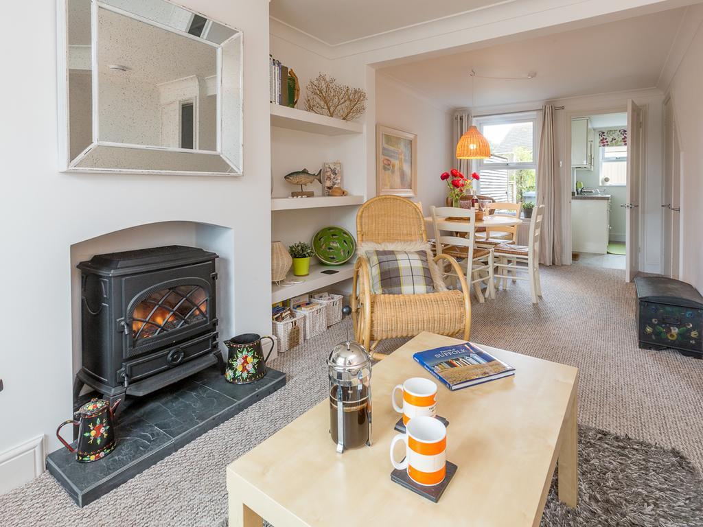 Walnut Cottage Алдебург Екстериор снимка